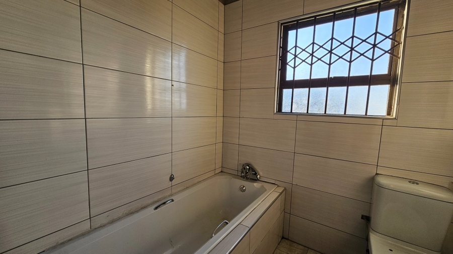 2 Bedroom Property for Sale in Vaalpark Free State